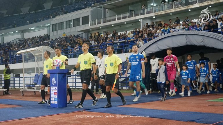 Persib Bandung Siap Lanjutkan Tren Positif di Laga Melawan Madura United