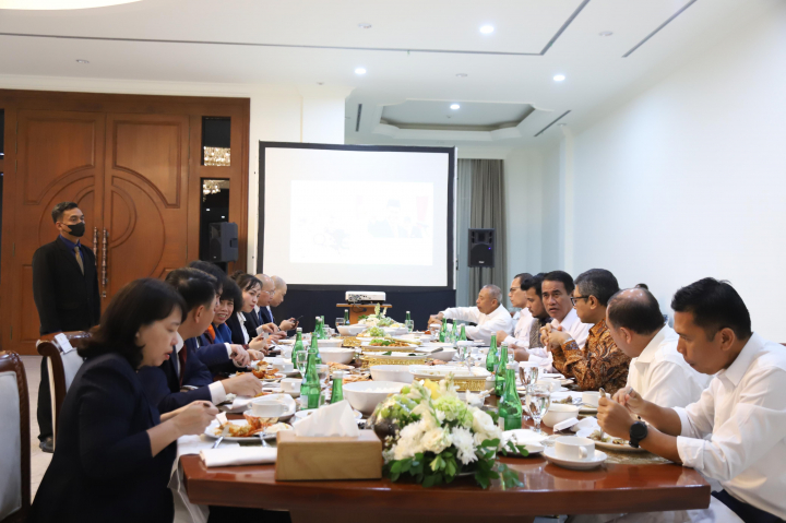 Pengusaha Vietnam Siap Investasi Besar di Peternakan Sapi Indonesia, Mentan Amran Jamin Dukungan Penuh!