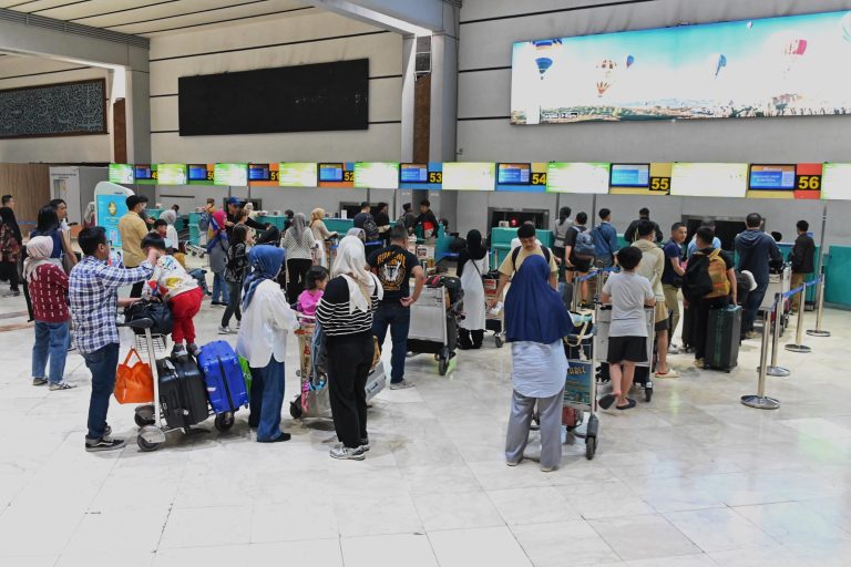 Harga Tiket Pesawat Domestik Turun 13-14% Selama Lebaran 2025