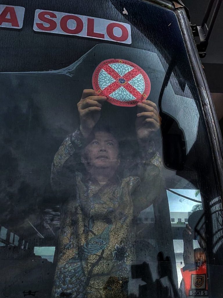 Menhub Dudy Tinjau Terminal Giwangan Yogyakarta, Temukan Bus Tak Laik Jalan dan Pasang Stiker Larangan Operasi
