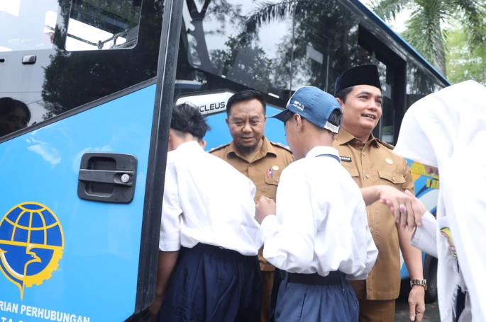 Wawako Pontianak Lepas 12 Pelajar Sekolah Rakyat, Seluruhnya Biaya Negara